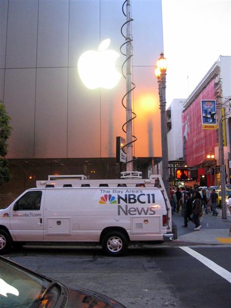 Apple Store San Francisco iPhone launch June 2007